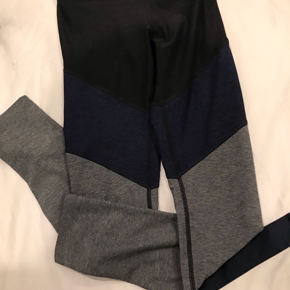 Outdoor Voices Pants - Outdoor Voices 7/8 Spring Legging- great condition Outdoor Voices Pants - Outdoor Voices 7/8 Spring Legging- great condition